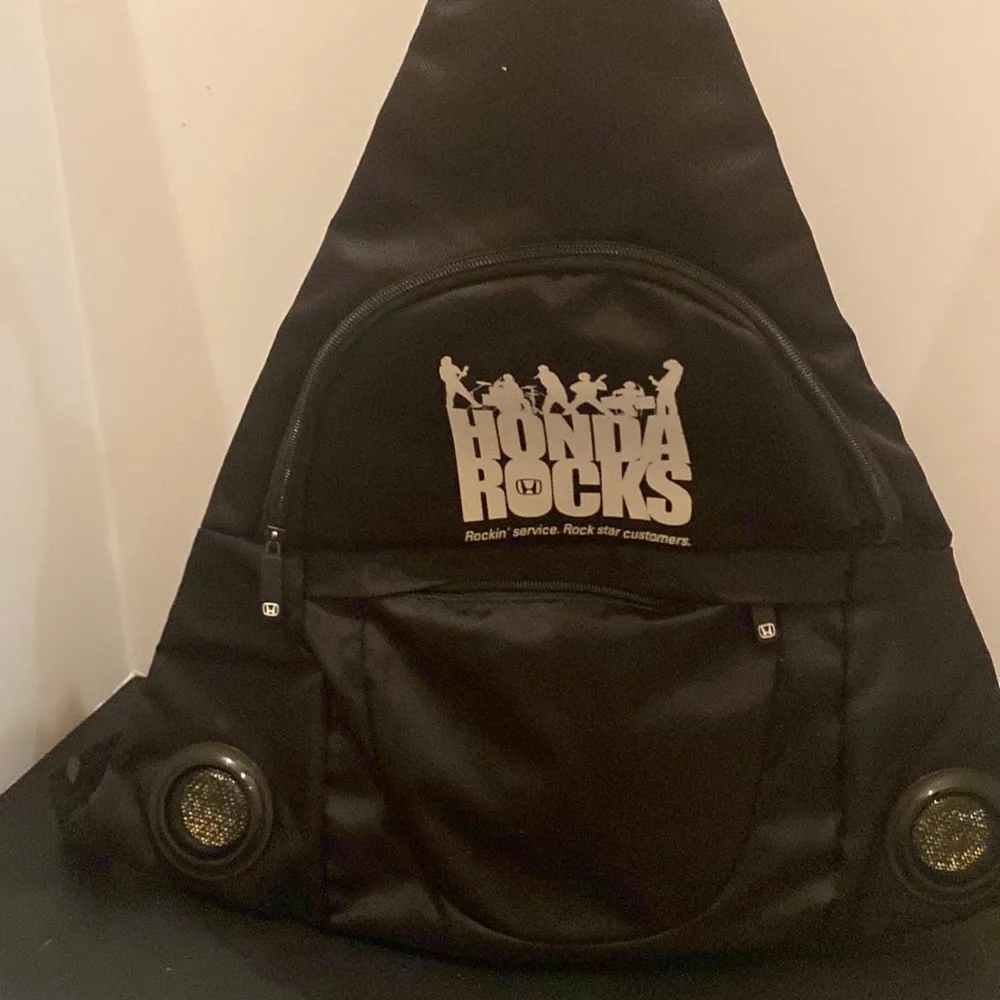 Honda Rocks sling back w/built in speakers MP3 compatible unused tested works